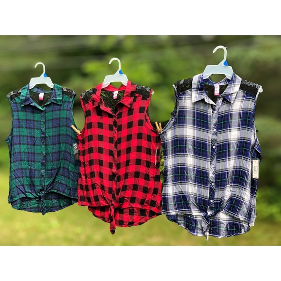 No Boundaries Tops - LOT No Boundaries Woven Sleeveless Tie-Front Top
